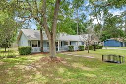 Picture of 608 NE 10Th Boulevard, Williston, FL 32696