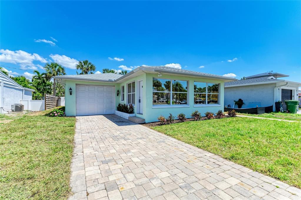 Picture of 148 N Blvd Of The Presidents, Sarasota, FL 34236