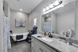 Picture of 9019 S County Line Road, Lithia, FL 33547