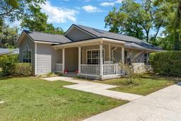 Picture of 441 S Blue Lake Avenue, Deland, FL 32724