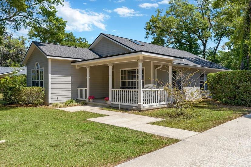 Picture of 441 S Blue Lake Avenue, Deland FL 32724