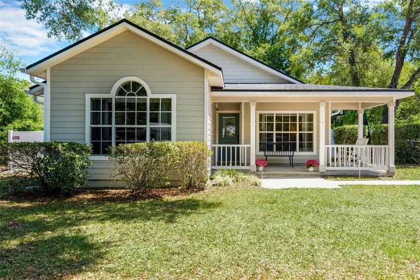 Picture of 441 S Blue Lake Avenue, Deland FL 32724