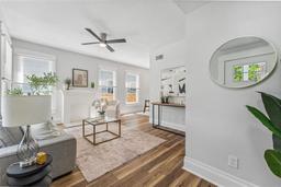 Picture of 307 S Newport Avenue Unit 1/2, Tampa, FL 33606