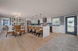 Picture of 750 Tarawitt Drive, Longboat Key, FL 34228