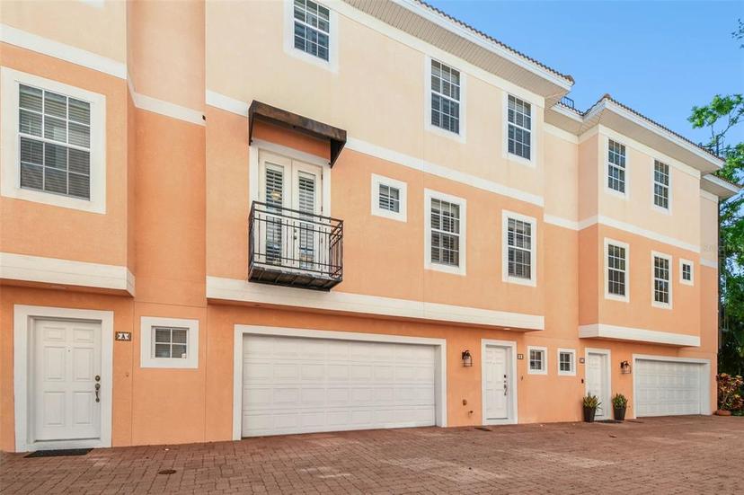 Picture of 3025 W Grovewood Court Unit B, Tampa FL 33629