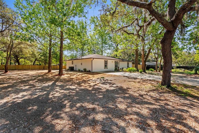 Picture of 535 N Dunkenfield Avenue, Crystal River FL 34429