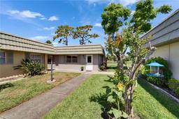 Picture of 201 Kings Boulevard Unit 19, Sun City Center, FL 33573