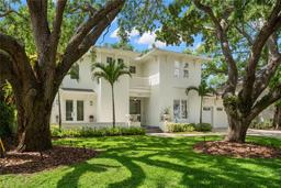 Picture of 4204 W Beachway Drive, Tampa, FL 33609