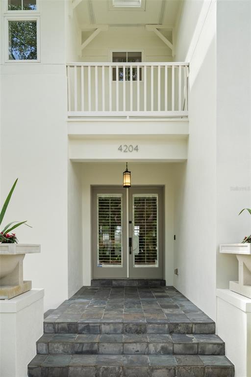 Picture of 4204 W Beachway Drive, Tampa FL 33609
