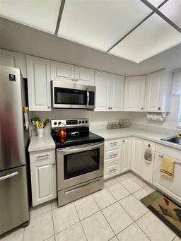 Picture of 3516 Lake Bayshore Drive Unit K109, Bradenton, FL 34205