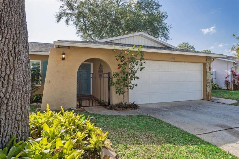 Picture of 8350 Monarch Circle, Seminole FL 33772