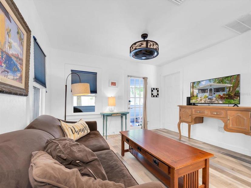 Picture of 111 25Th Street N, St Petersburg FL 33713