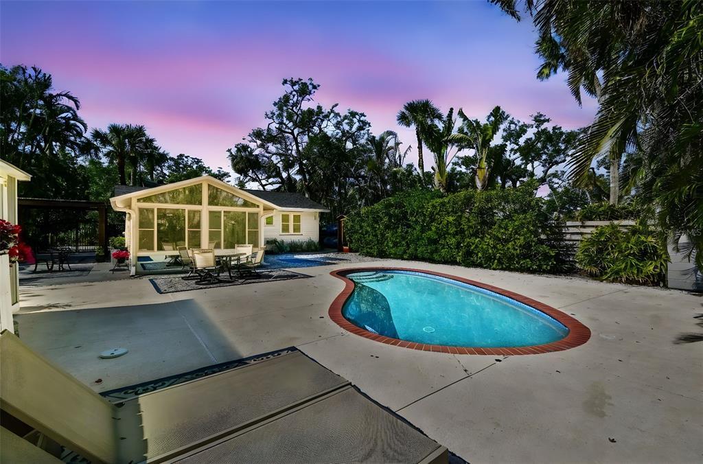 Picture of 913 Tennessee Lane, Sarasota, FL 34234