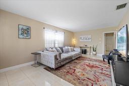 Picture of 3309 W Ellicott Street, Tampa, FL 33614