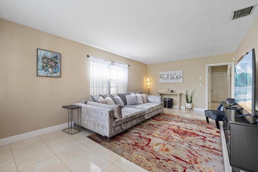 Picture of 3309 W Ellicott Street, Tampa FL 33614