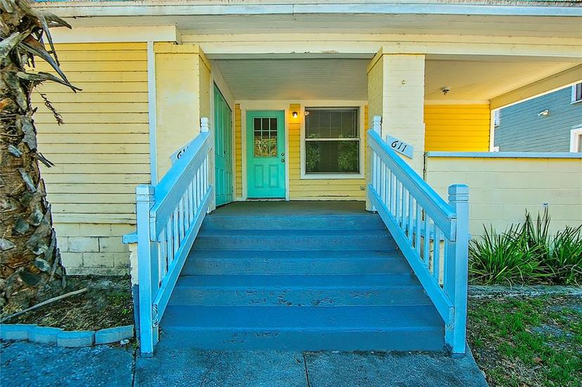 Picture of 611 Sanford Avenue, Sanford FL 32771