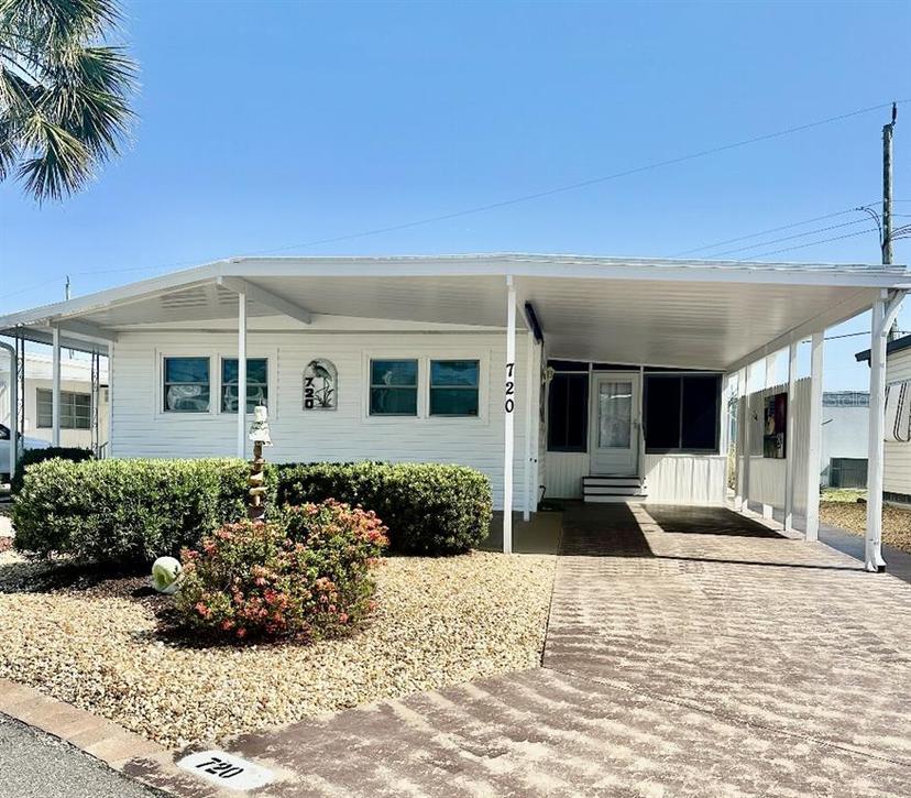 Picture of 720 S Green Circle, Venice FL 34285