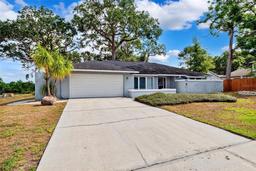 Picture of 1414 Corner Oaks Drive, Brandon, FL 33510