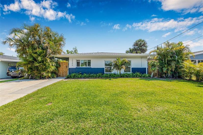 Picture of 10396 Blossom Lake Drive, Seminole FL 33772