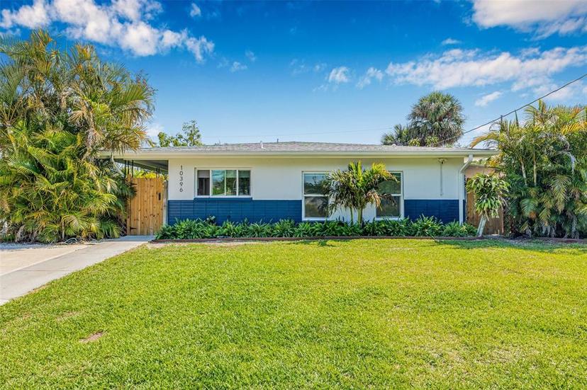 Picture of 10396 Blossom Lake Drive, Seminole FL 33772