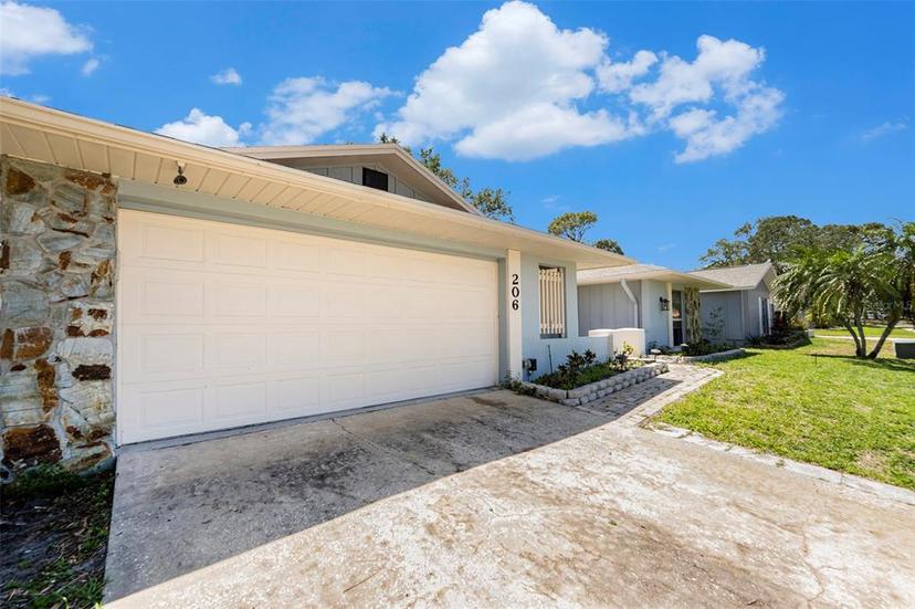 Picture of 206 Hillcrest Drive, Safety Harbor FL 34695