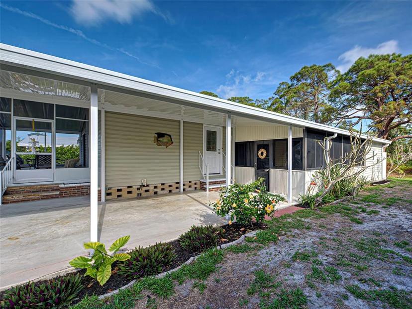 Picture of 213 N Fiji Circle, Englewood FL 34223