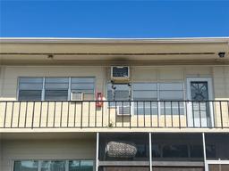Picture of 4001 58Th Street N Unit 18, Kenneth City, FL 33709