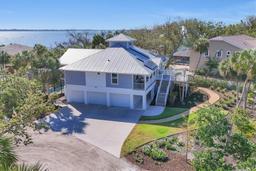 Picture of 6117 Gnarled Oak Lane, Englewood, FL 34223