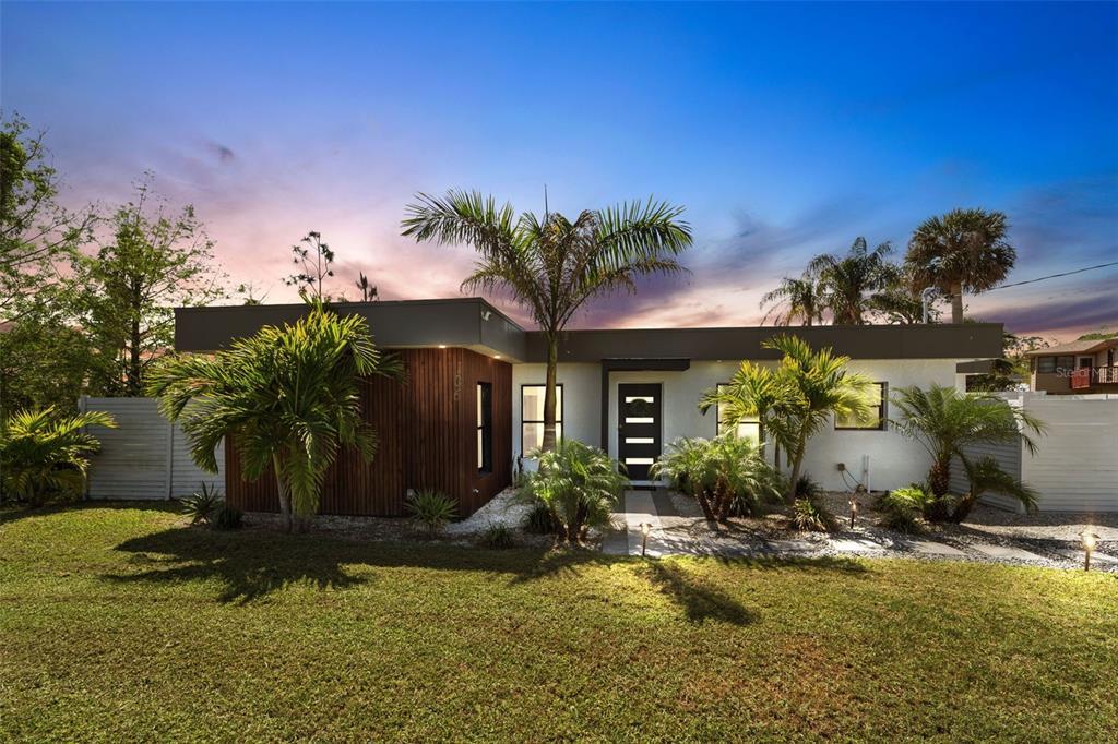 Picture of 106 Playmore Drive, Venice, FL 34293