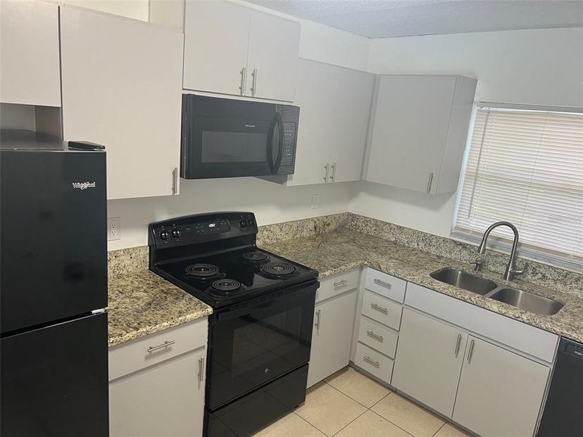 Picture of 2860 Somerset Park Drive Unit 202, Tampa FL 33613