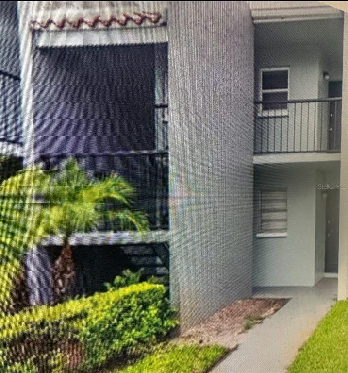 Picture of 2860 Somerset Park Drive Unit 202, Tampa FL 33613
