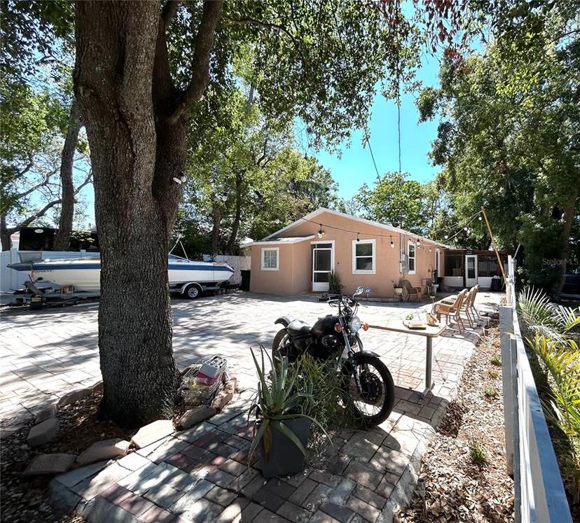 Picture of 8516 N Dixon Avenue, Tampa FL 33604