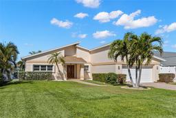 Picture of 10110 Yacht Club Drive, Treasure Island, FL 33706