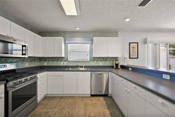 Picture of 17800 SE 91St Gaylark Avenue, The Villages, FL 32162