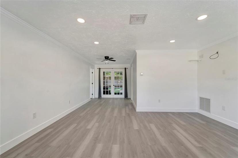 Picture of 1968 Rolling Green Circle, Sarasota FL 34240