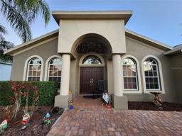 Picture of 10327 Meadow Crossing Drive, Tampa, FL 33647