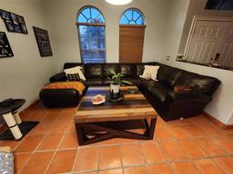 Picture of 10327 Meadow Crossing Drive, Tampa, FL 33647