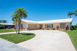 Picture of 13797 Pinecrest Drive, Largo, FL 33774