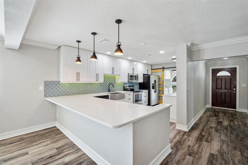 Picture of 8111 Country Club Road N, St Petersburg FL 33710