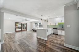 Picture of 8111 Country Club Road N, St Petersburg, FL 33710