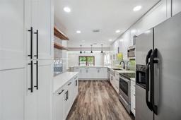 Picture of 8111 Country Club Road N, St Petersburg, FL 33710