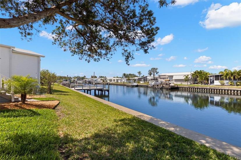 Picture of 6852 Mount Quincy Drive Ne Unit 351, St Petersburg FL 33702