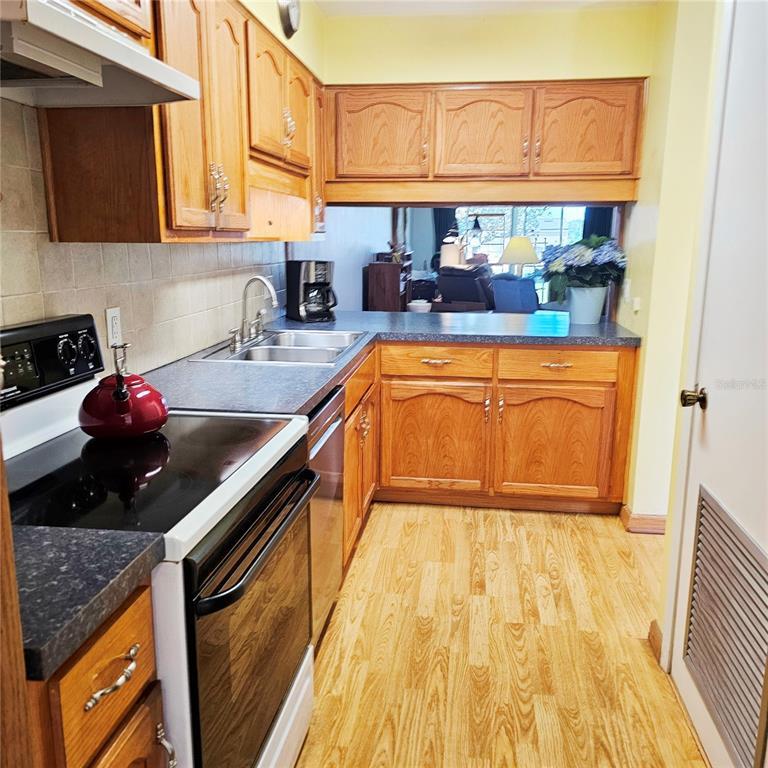 Picture of 240 Windmeadows Street Unit 240, Altamonte Springs FL 32701