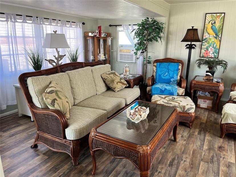 Picture of 7030 Mount Arlington Drive Ne Unit 409, St Petersburg FL 33702