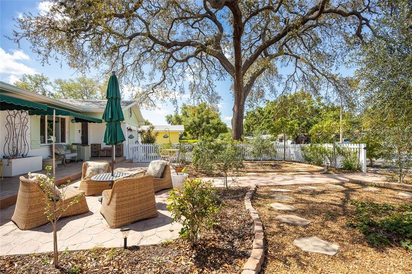 Picture of 903 Emerson Dr, Dunedin FL 34698