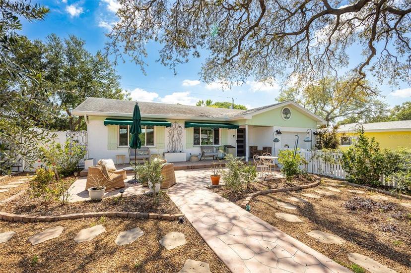Picture of 903 Emerson Dr, Dunedin FL 34698