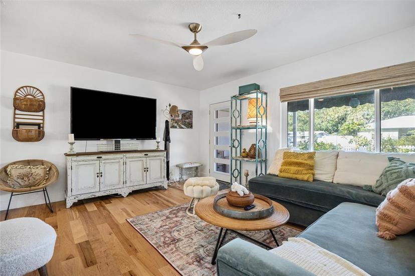Picture of 903 Emerson Dr, Dunedin FL 34698