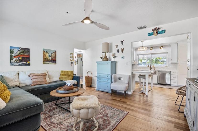 Picture of 903 Emerson Dr, Dunedin FL 34698