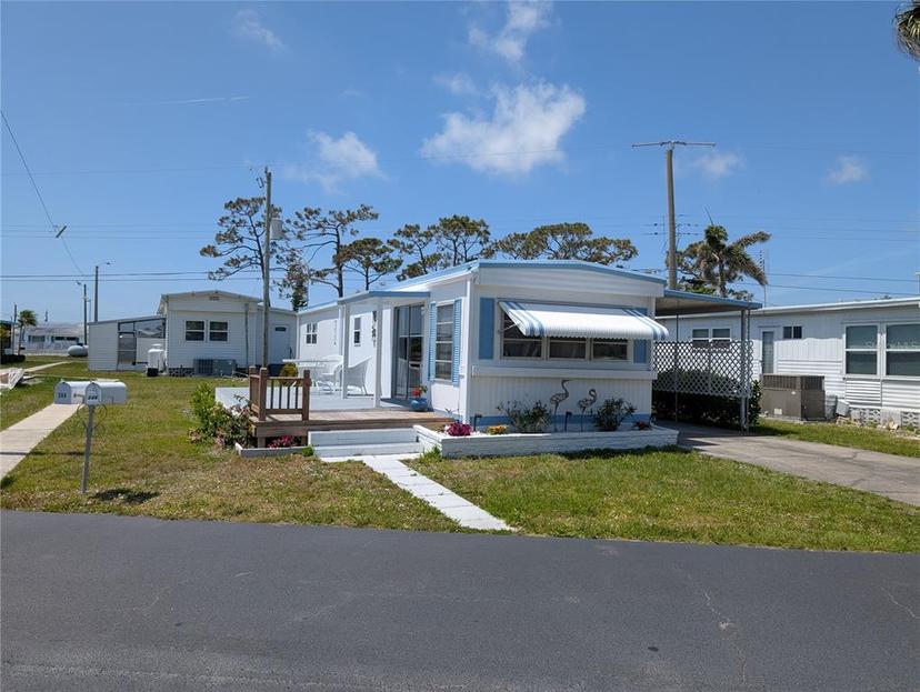 Picture of 248 Outer Drive E, Venice FL 34285