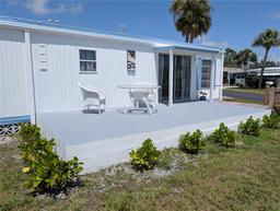 Picture of 248 Outer Drive E, Venice, FL 34285